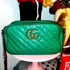 COPY - Gucci Marmont medium shoulder bag, box included.  Loved for 2 years.